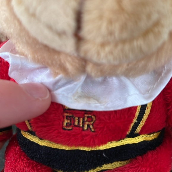Beafeater Bear by Keel Toys UK 2018 Edition Collectible - Picture 4 of 9